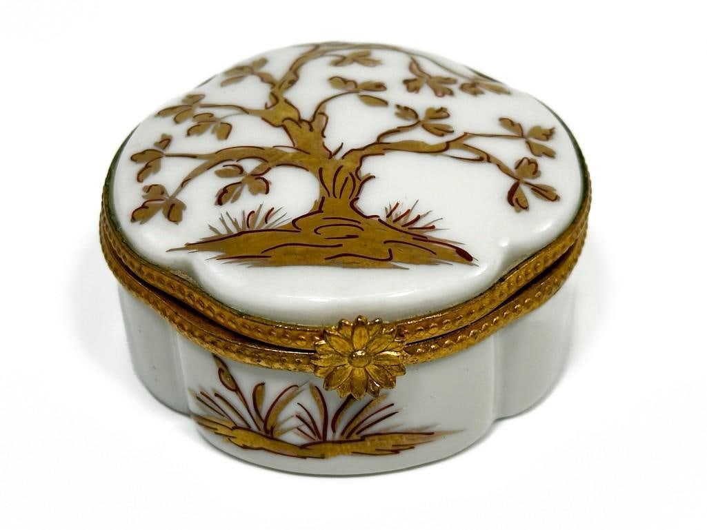 Limoges Porcelain Hand Painted Trinket Pill Box: Condition: Excellent. Dimensions: Approx. 1.25 in. H x 2.25 in. diameter. FLAT RATE SHIPPING: $15 Domestic US $25 International $5 Each Additional Item if Multiple Items Won