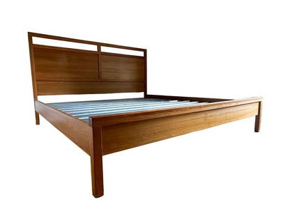 Room & Board Berkeley King Size Bed Frame: Very good condition. Dimension: Approx. 49 in H x 78.25 in W x 84 in D.