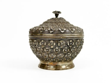 Greek 900 Silver Floral Repousse Lidded Box