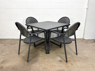 Crate & Barrel Lanai Square Fliptop Outdoor Dining Table & 4 Chairs