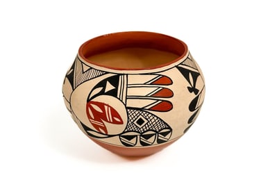 Jemez Pueblo Polychrome Pottery Olla by Dorela Sosa, Southwest American Indian