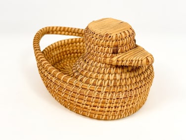 Papago Duck Effigy Basket by Priscilla Saraficio, Mid 20th Century, Southwest American Indian