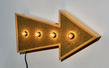 Arrow Bulb Animated Vintage Inspired Lighted Sign