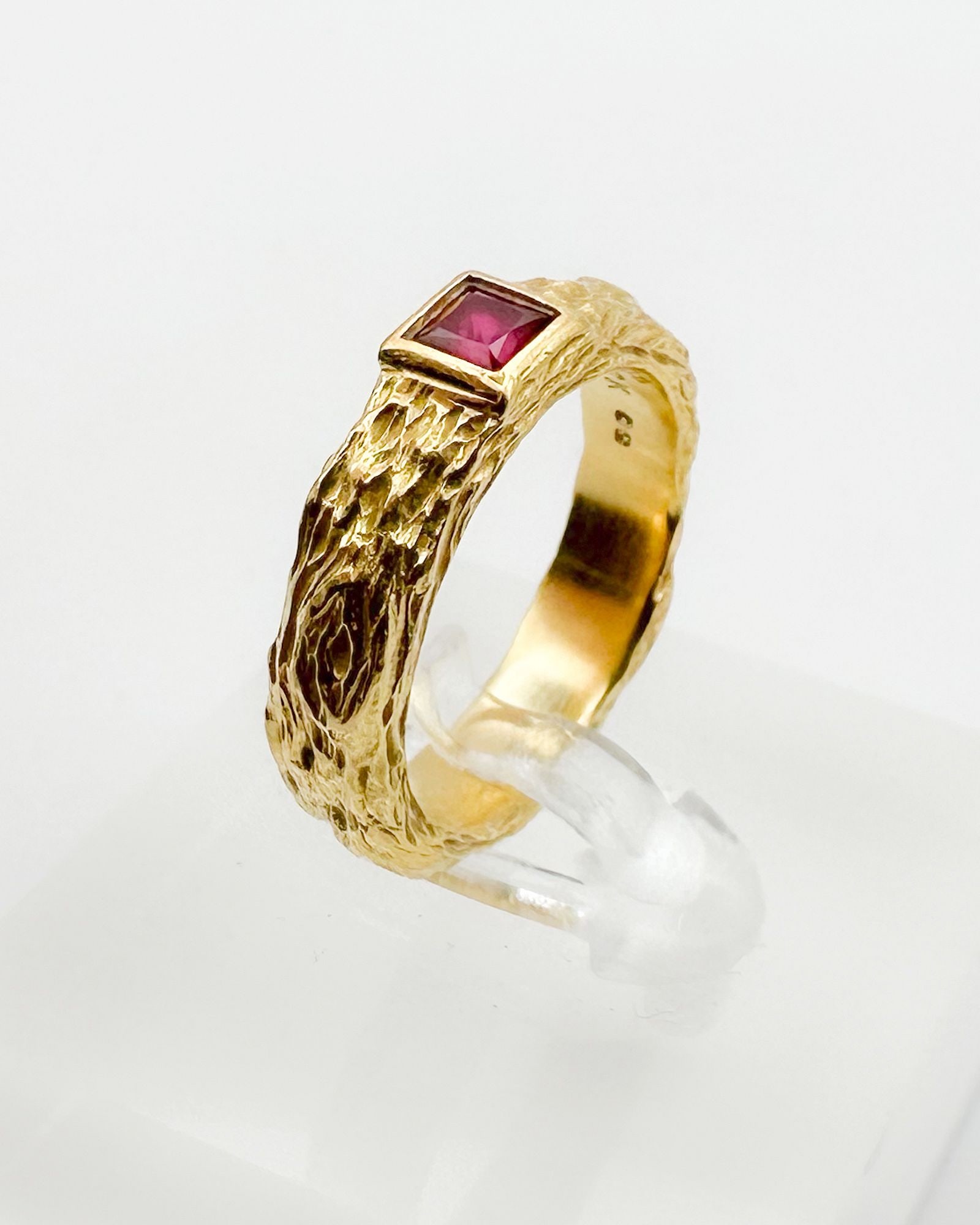 Cathy Waterman 22K Yellow Gold Ruby Ring, Size 7 (1 of 5)