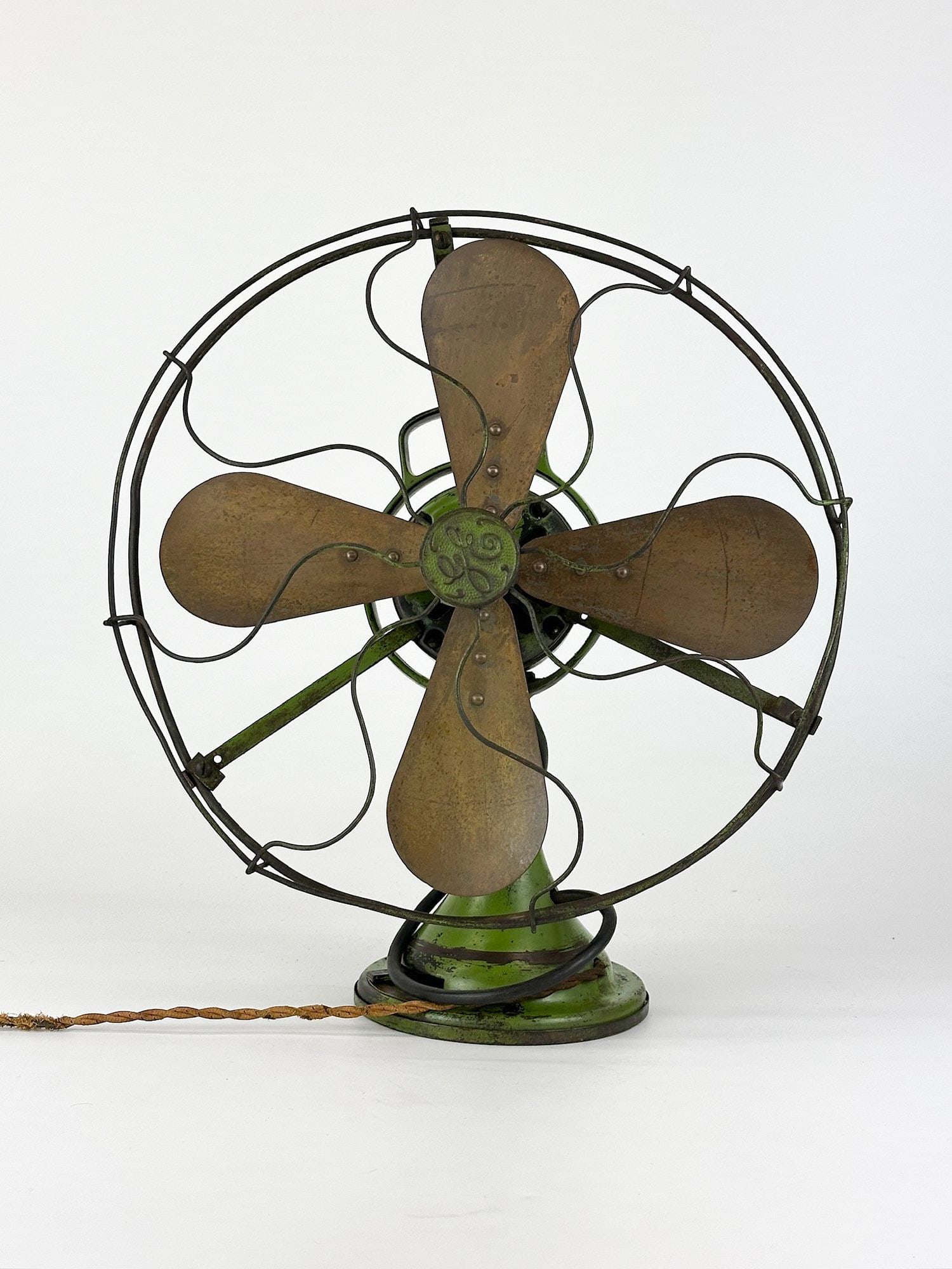 Antique GE 17-Inch Oscillating Fan, Brass Blades (1 of 9)