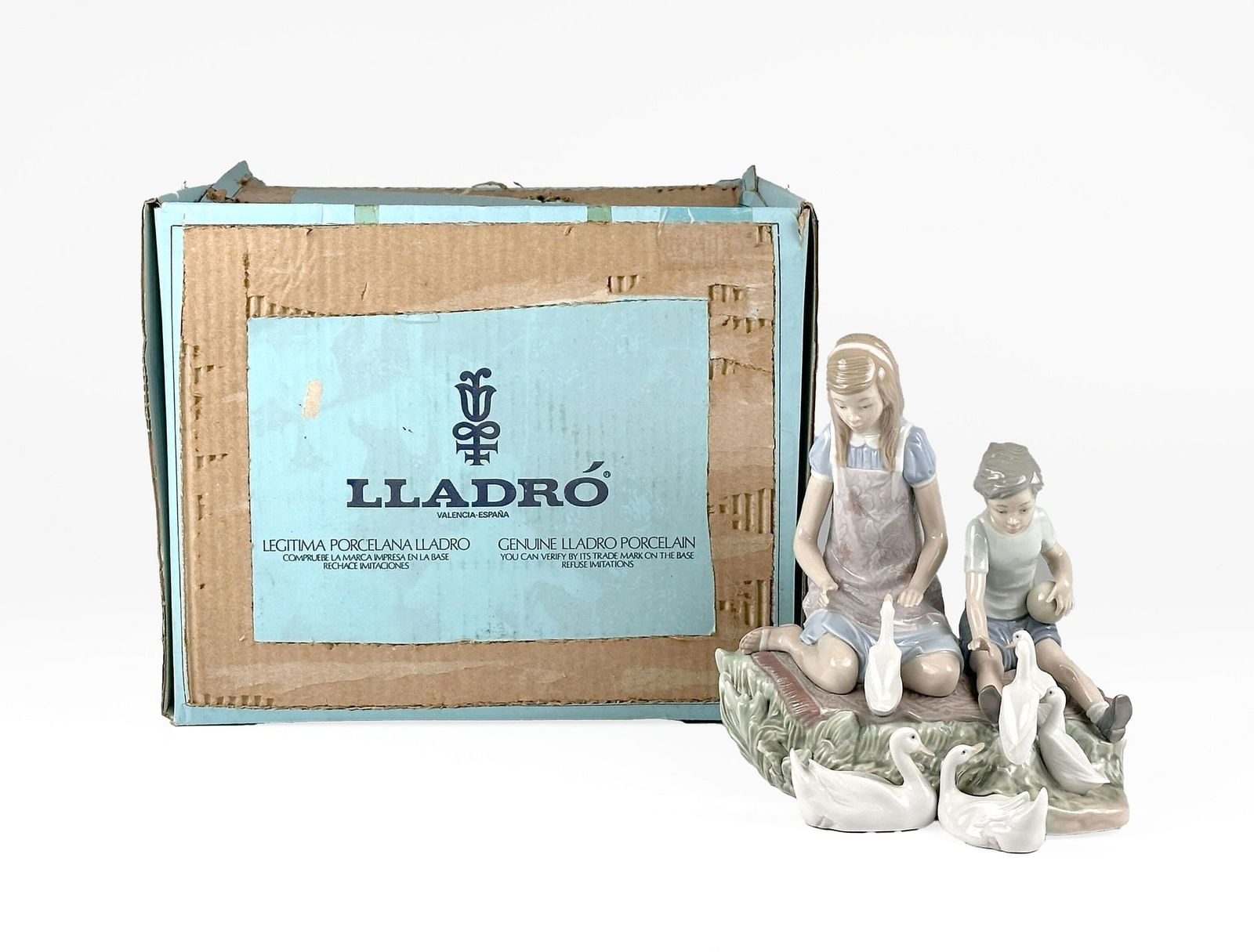 Vintage Lladro Porcelain Figurine 5303 Playing with Ducks at Pond W/ Original Box (1 of 6)