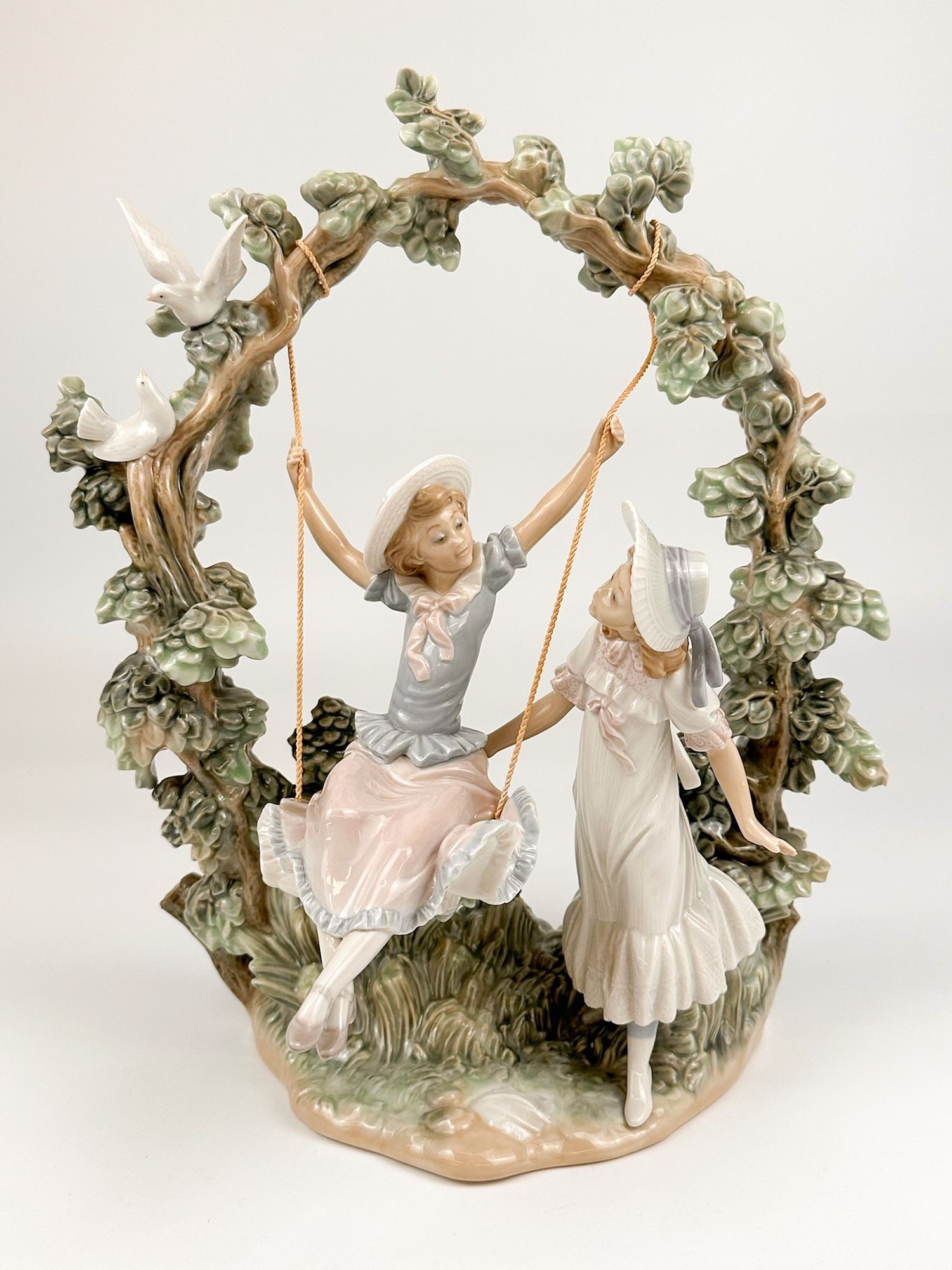 Vintage Lladro Porcelain Figurine 1366 Girls in the Swing (1 of 7)