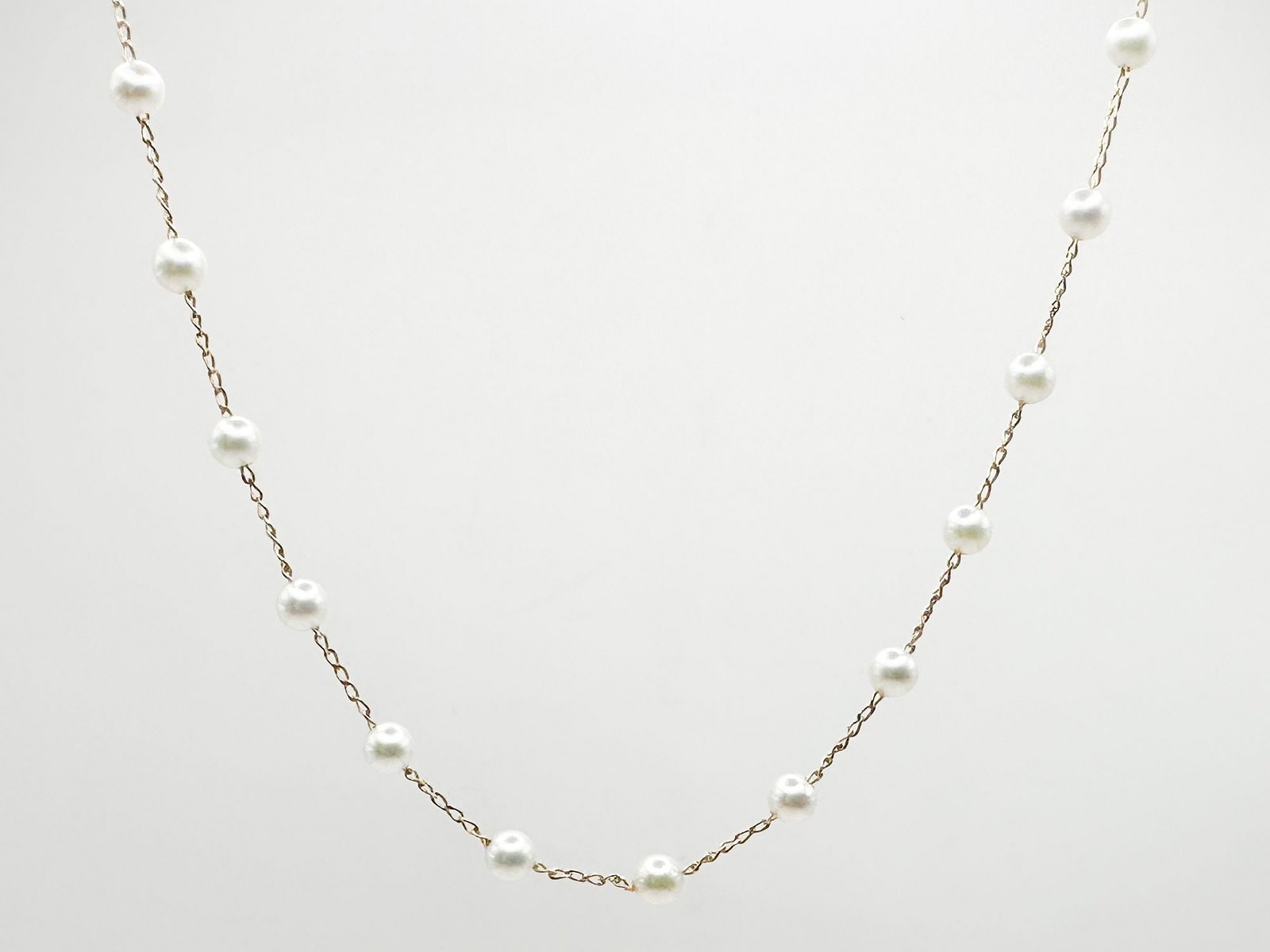 Mizuki 14K Yellow Gold Link & Pearl Necklace (1 of 3)