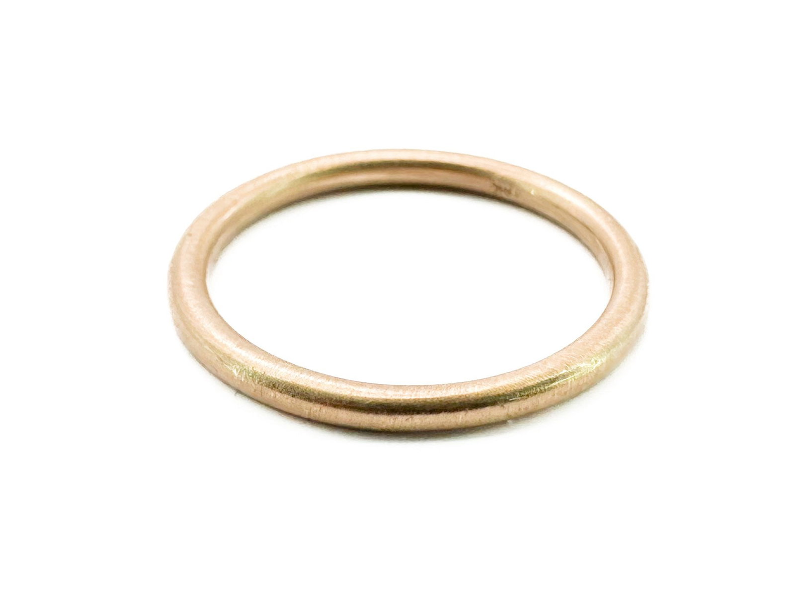 Mandrel Studio 18K Rose Gold Band Ring, Size 6.25: Mandrel Studio 18K rose gold band ring. Size 6.25. Weight: 2.2 grams.