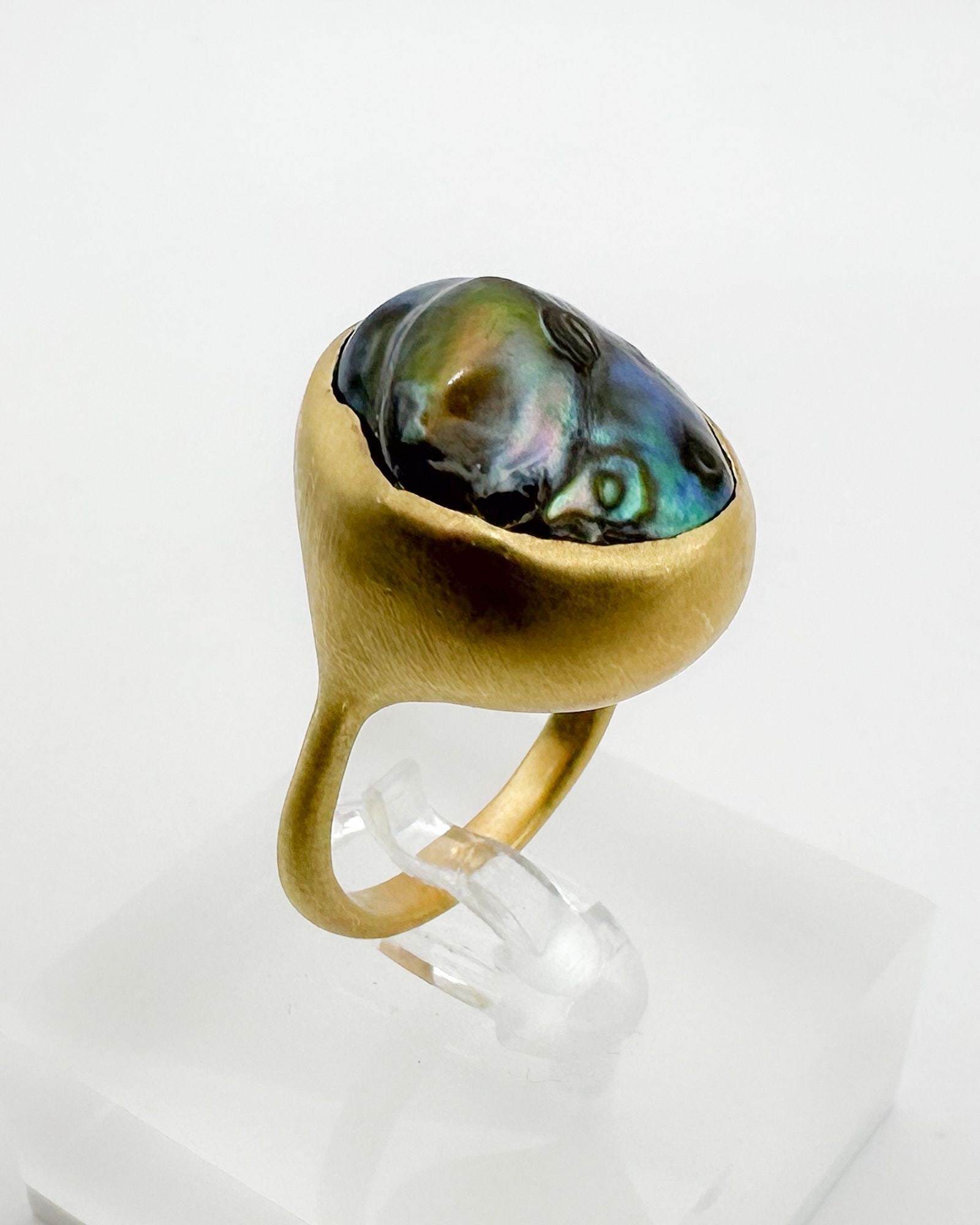 Ten Thousand Things 18K Yellow Gold Black Pearl Cocktail Ring, Size 8 (1 of 5)
