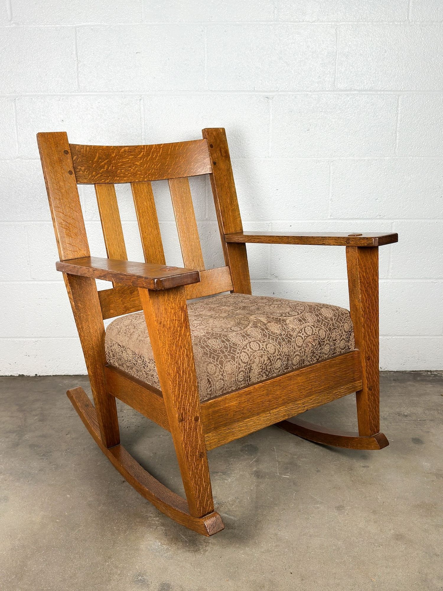 Oakcraft Furniture Co. Antique Oak Rocking Chair c. 1910 (1 of 8)