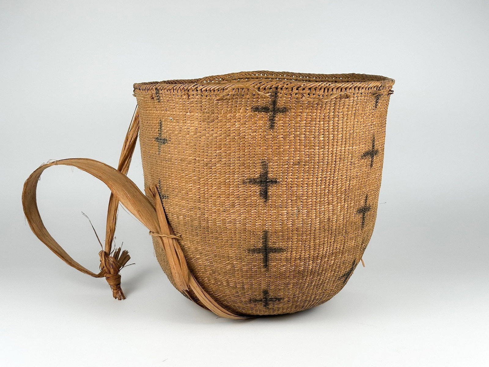 Vintage Yanomami Burden Basket with Charcoal Designs (1 of 5)