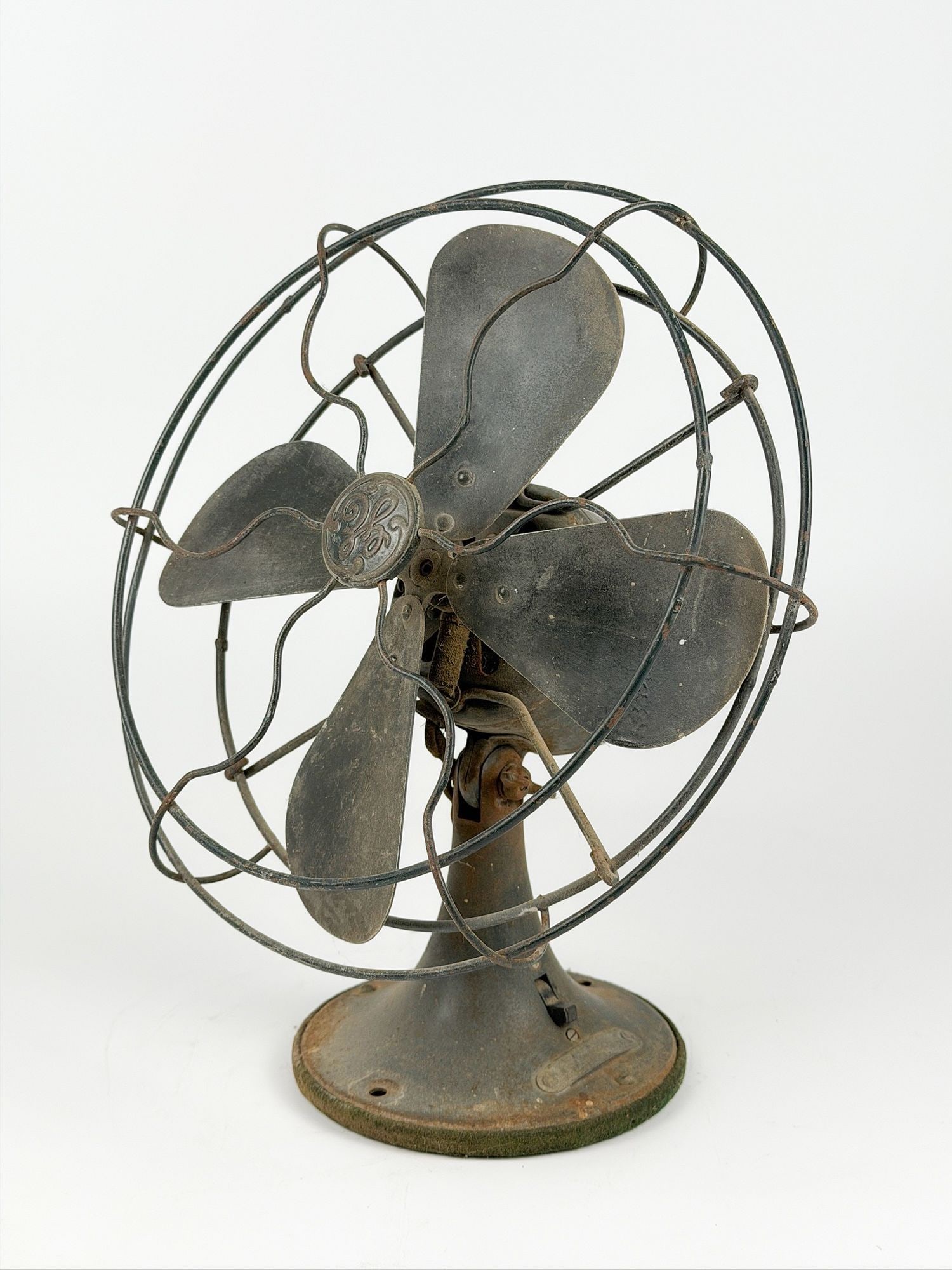 Antique General Electric Graybar Fan: Features brass blade construction with metal cage. Approximately 12.75 in H x 11 in W x 7.5 in D. Weighs approximately 5 lbs 15 oz. LOCAL PICK UP INFORMATION: Wednesday, July 8, 10:00 AM - 2:00 PM 805