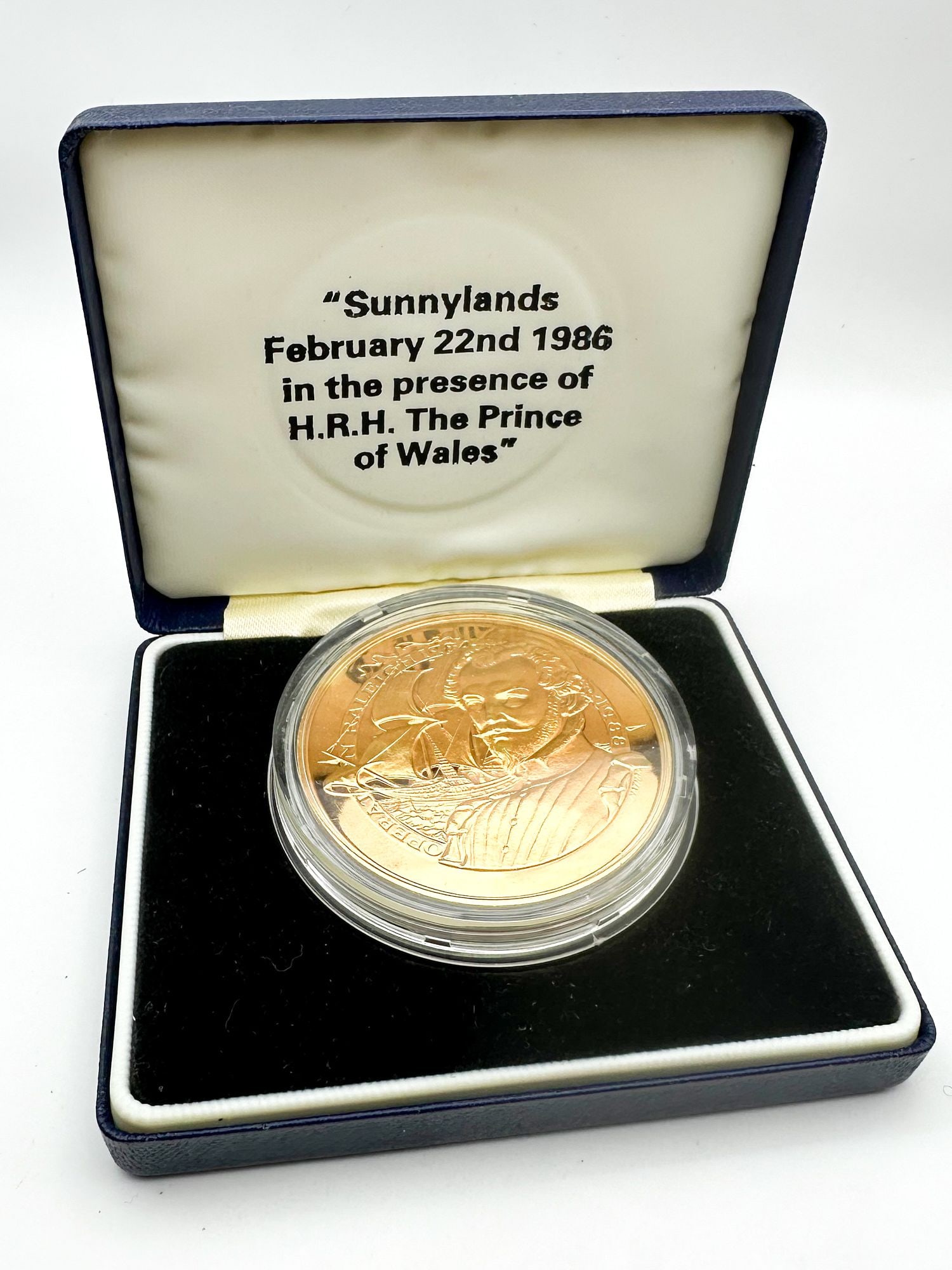 1988 Operation Raleigh Harpy Eagle Medal: A 1988 commemorative medal for Operation Raleigh depicting a harpy eagle. A boxed presentation medal. Shipping & Handling. All lots won by the same bidder are combined into one shipment via USPS Prior