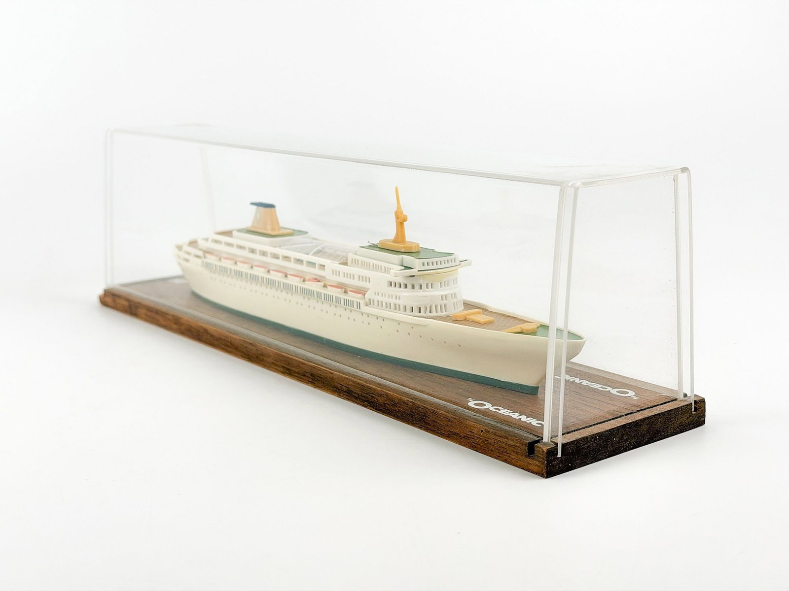 Home Lines Oceanic Model Ship with Box - 2