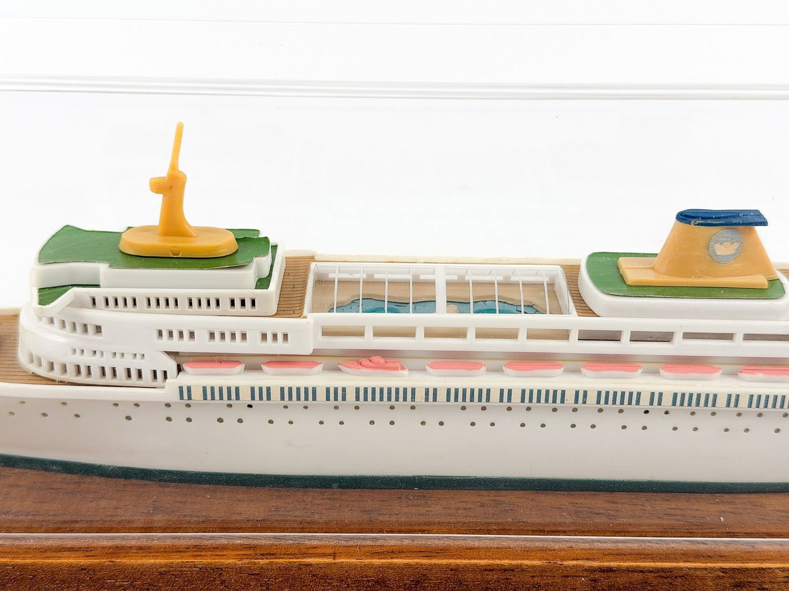 Home Lines Oceanic Model Ship with Box - 4