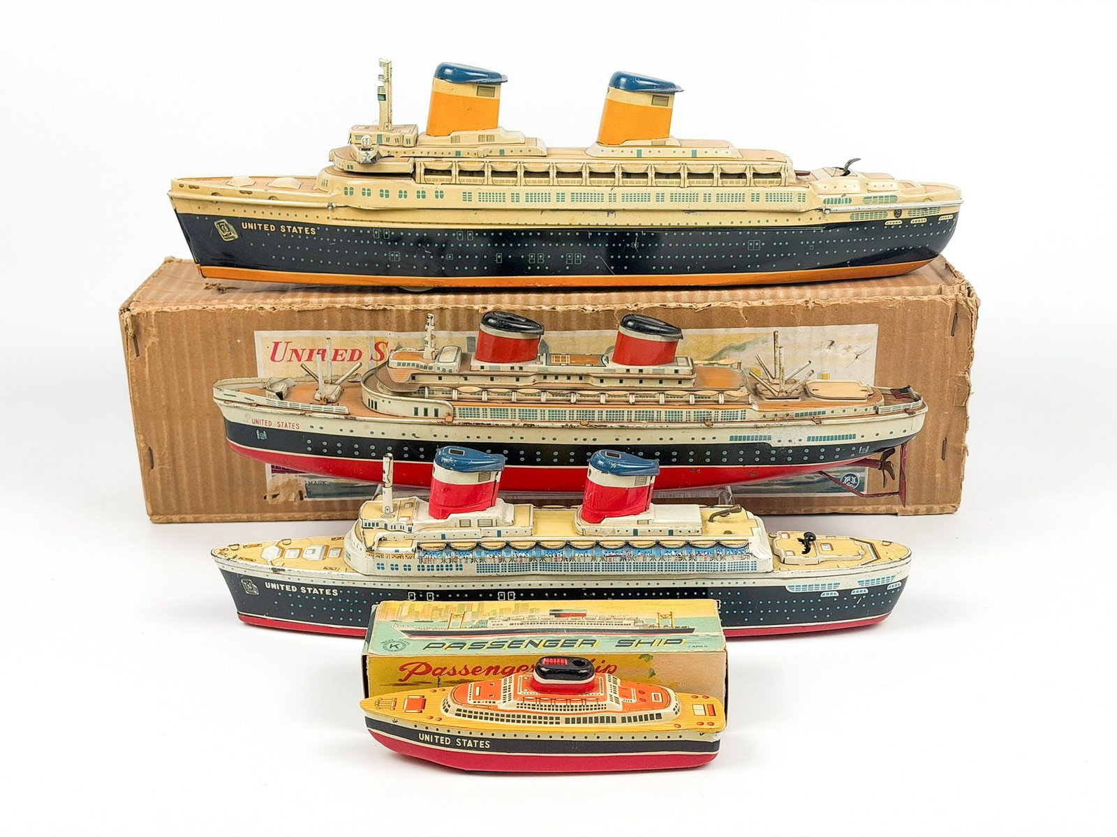 SS United States Fleet of Vintage Tin Toy Models (4) (1 of 9)