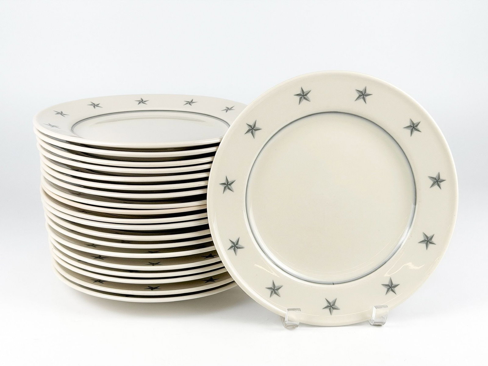 SS United States 9.5 in Dinner Plates Star Pattern by Mayer and Lamberton (20) (1 of 7)