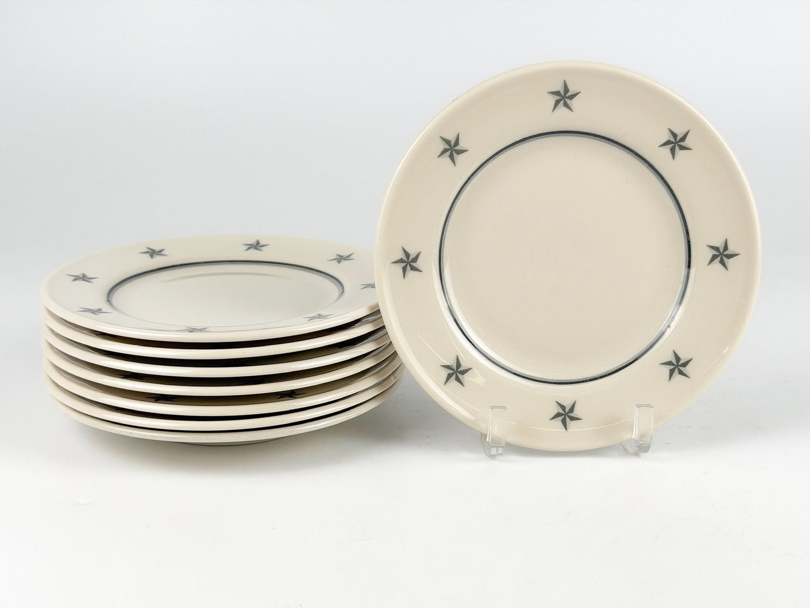 SS United States Bread Plates 6.5 Inch Star Pattern, Made by Lamberton Sterling (8): Eight bread plates, 6.5 in diameter, made by Lamberton Sterling for United States Lines. Total weight is approximately 3 lbs 10 oz.