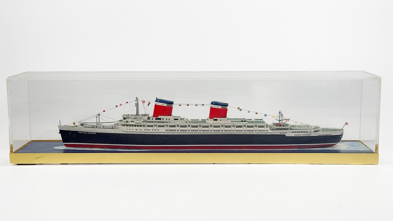 SS United States Fully Assembled Painted Ship Model in Custom Case (1 of 5)