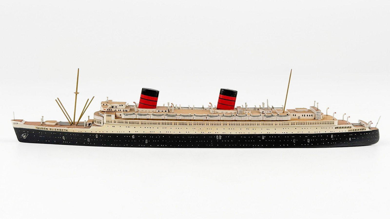 RMS Queen Elizabeth Riwag 9.5 Inch Wood & Metal Model (1 of 4)