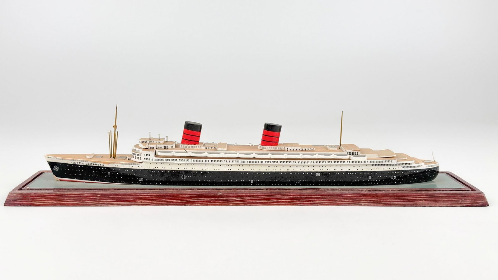 RMS Queen Elizabeth Larger Riwag Wood & Metal Model on Painted Base (1 of 5)