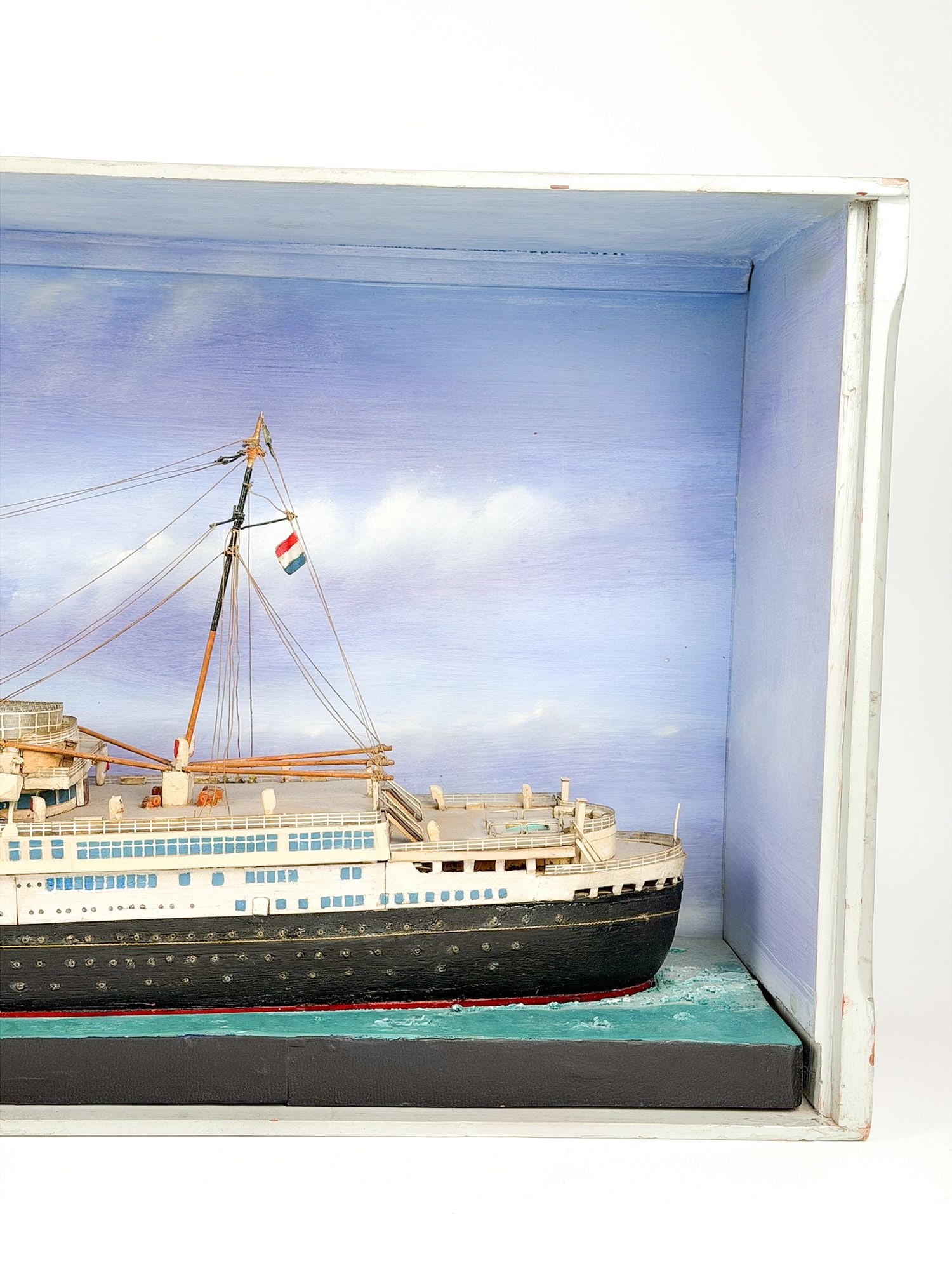 SS Nieuw Amsterdam Model Ship in Shadow Box - 5