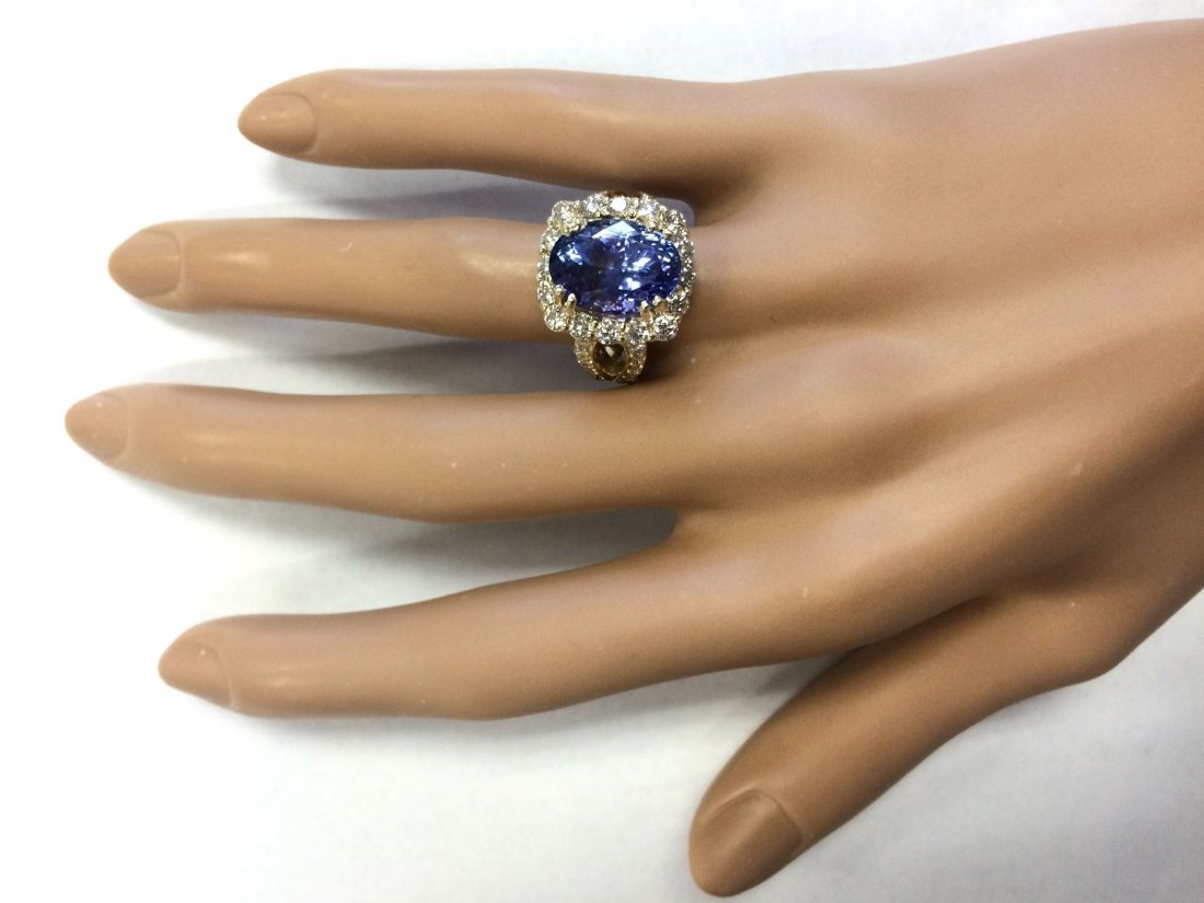 8.95CTW NATURAL TANZANITE AND DIAMOND RING 18K GOLD (1 of 6)