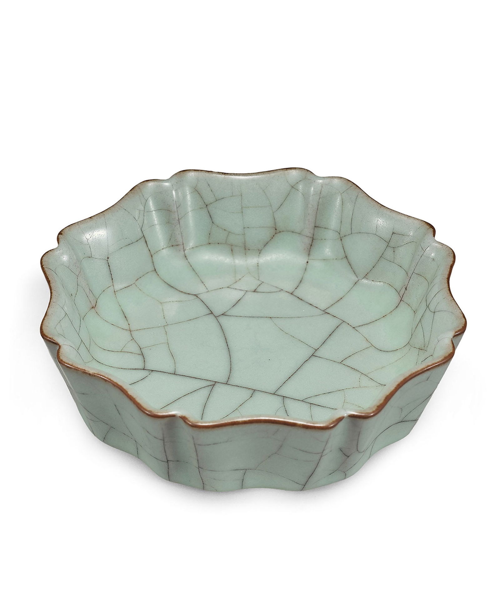 Celadon-Glazed Mallow-Shaped Brush Washer, Qing Dyn.: 138 清 青釉葵形洗 「壽成殿」款 W12.5cm 來源：美國重要私人收藏