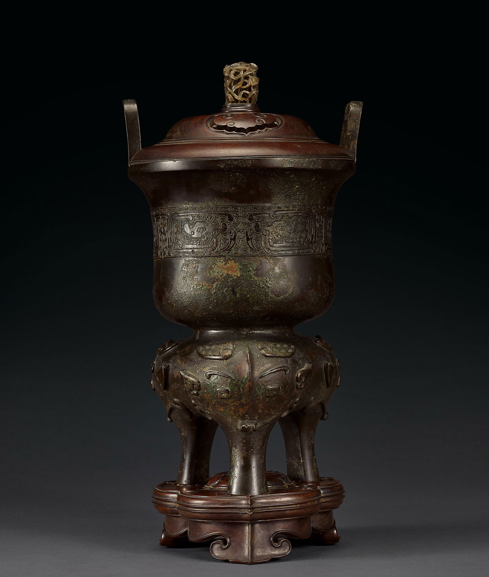 Extremely Rare and Massive Bronze Ritual Steamer, Yan, Ming Dyn. or Earlier: 144 明或更早 青銅龍紋甗 H50.5cm 銘文： ?? 孫父作 ? 美尊 ??? 眉壽永令 ? 