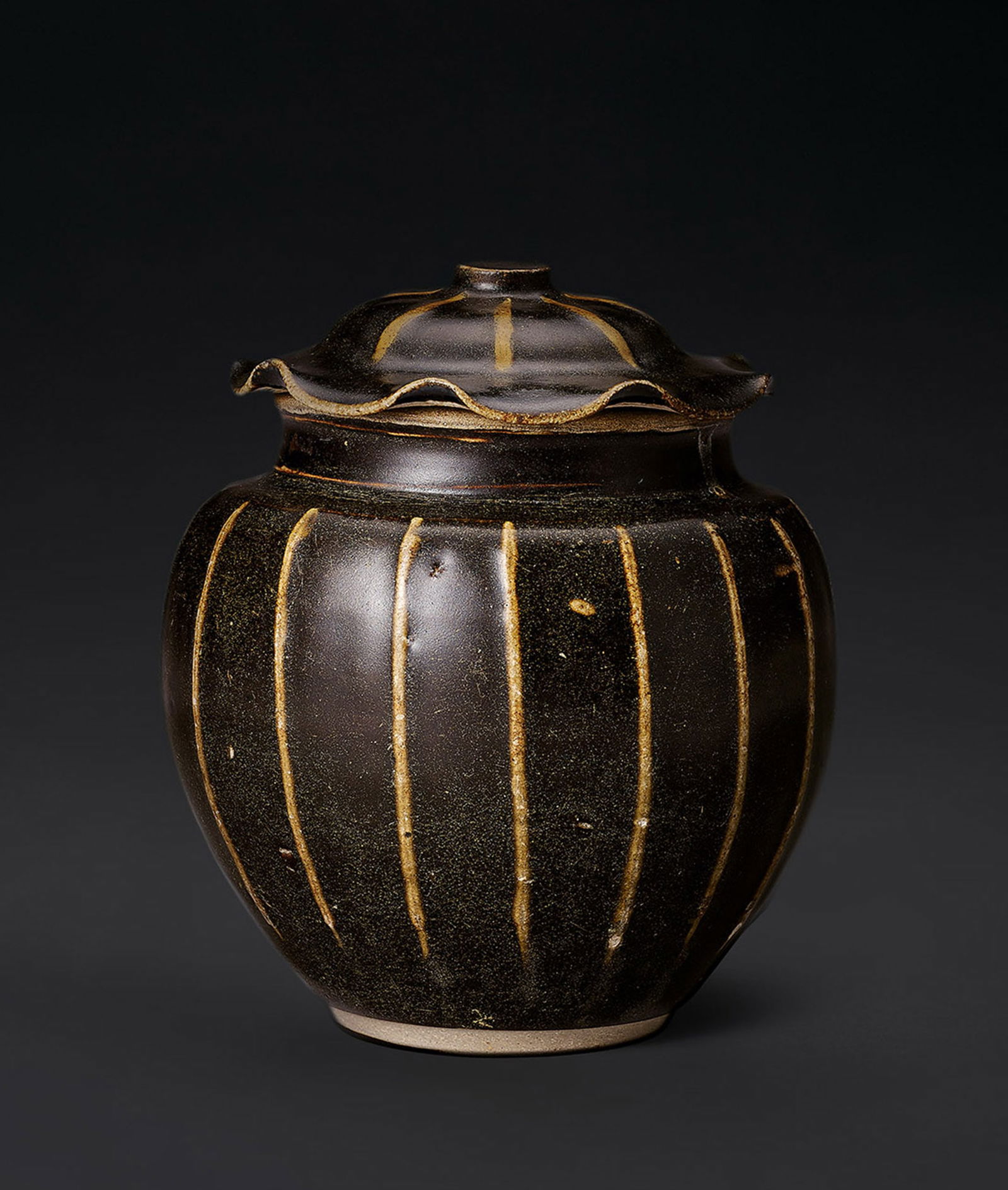 Rare Yaozho Black-Glazed 'Linear' Jar and Cover, Northern Song / Jin Dyn. (1 of 1)