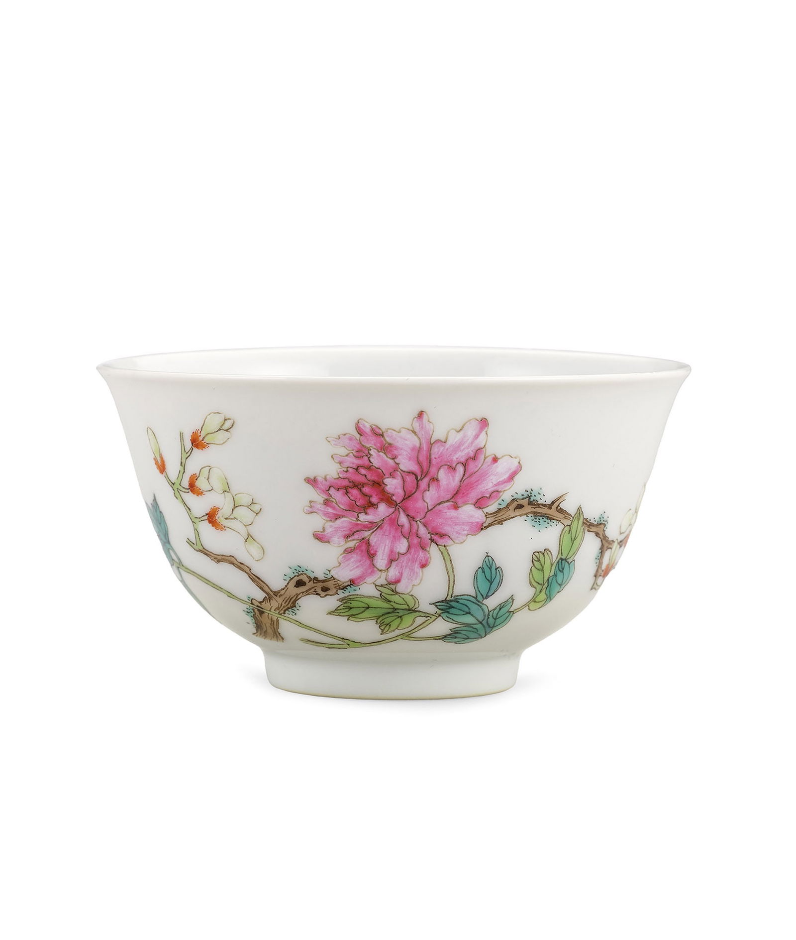 A Famille-Rose 'Peony and Magnolia' Cup, Qing Dynasty: 230 清 粉彩玉堂富貴圖杯 「養和堂製」款 H4.5cm 預估價： TWD 40,000-60,000 RMB 8,9