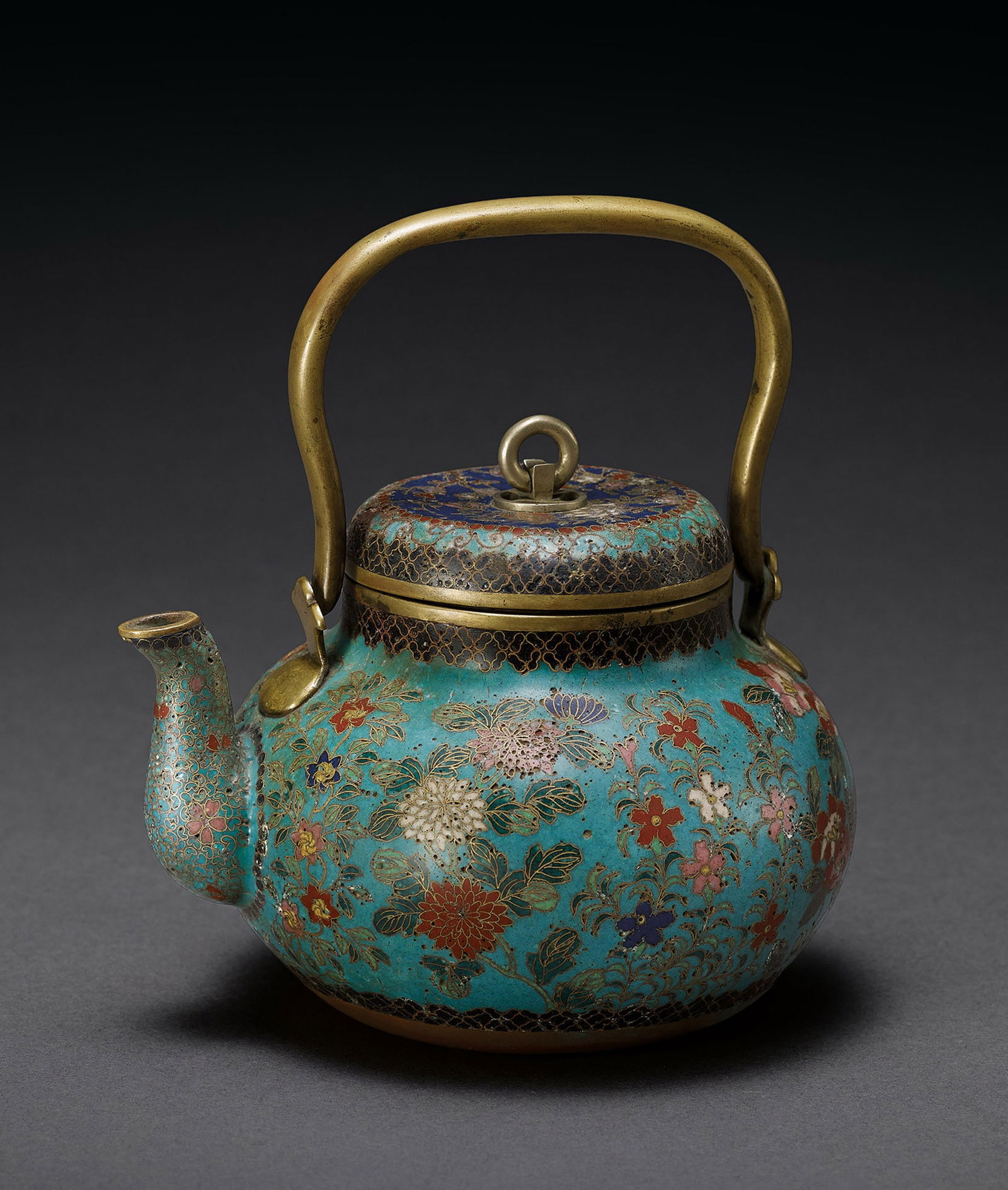 Gilt-Bronze Cloisonne Enamel 'Flower' Kettle and Cover, Edo/Meiji Period: 256 江戶/明治時代 七寶燒花卉唐草紋提樑壺 H10.8cm｜附原共箱 箱&