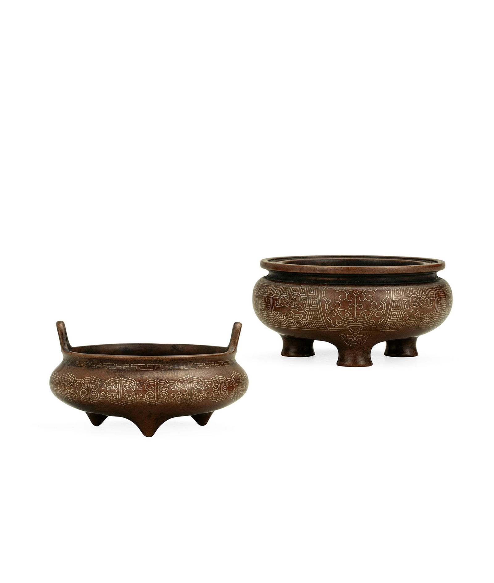Set of Two Silver-Inlaid Bronze Tripod Censers, Qing Dyn.: 297 清 銅嵌銀絲爐 二件一組 「石叟」款 鬲式爐 W8.4cm Wt.632g 橋耳爐 W8.4cm