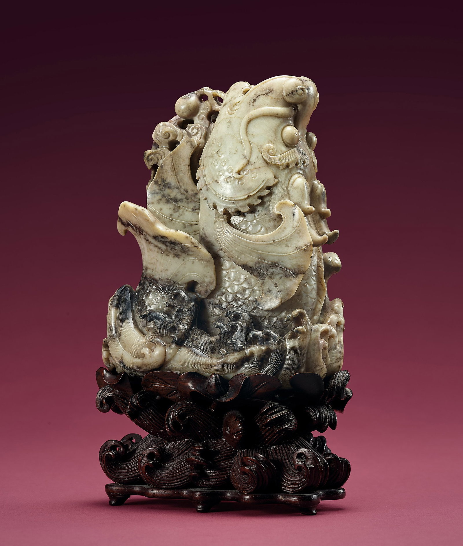 Jade 'Dragon-Fish' Vase, Qing, Qianlong (1 of 4)
