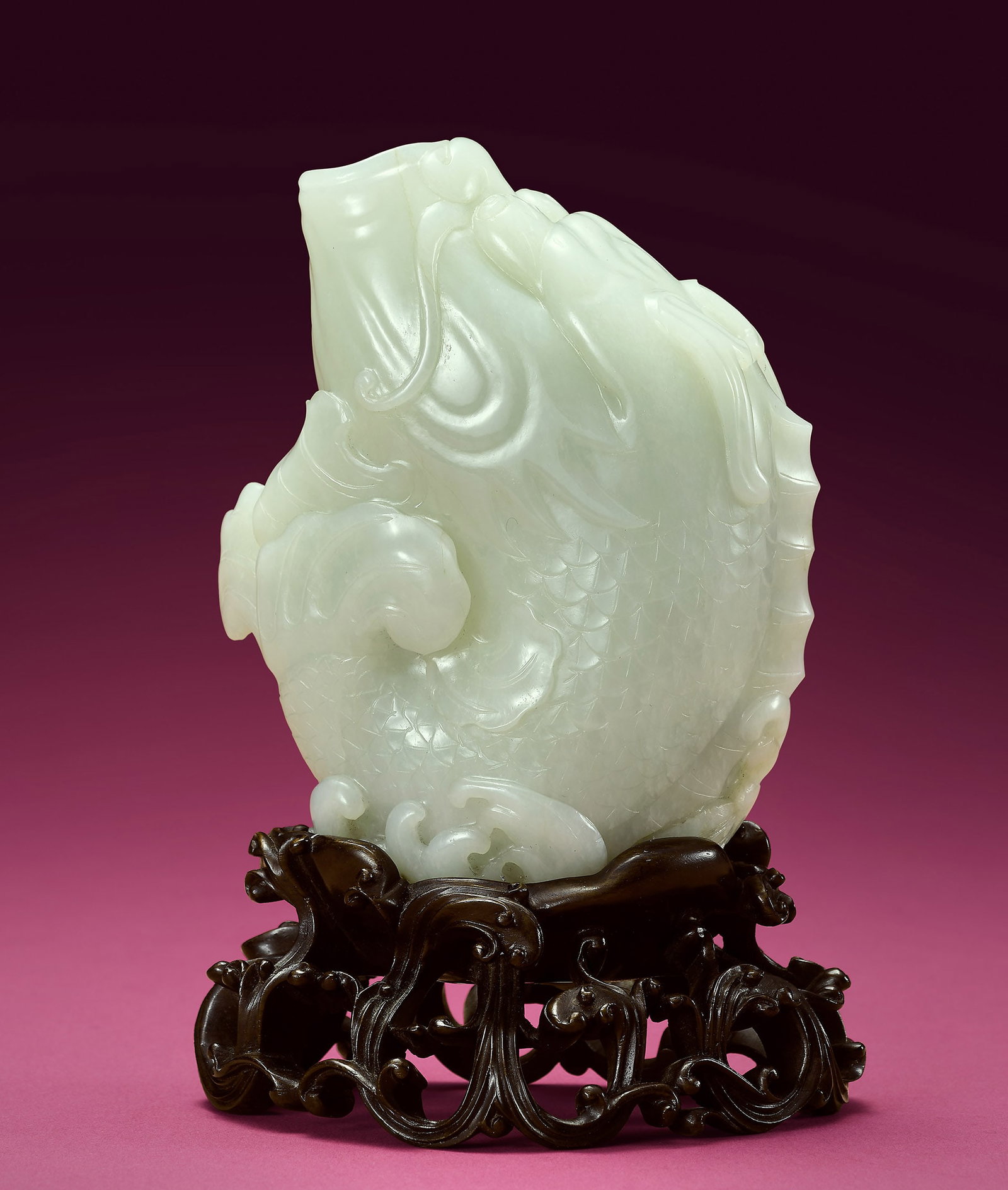 Fine White Jade 'Dragon-Fish' Vase, 18th C (1 of 4)