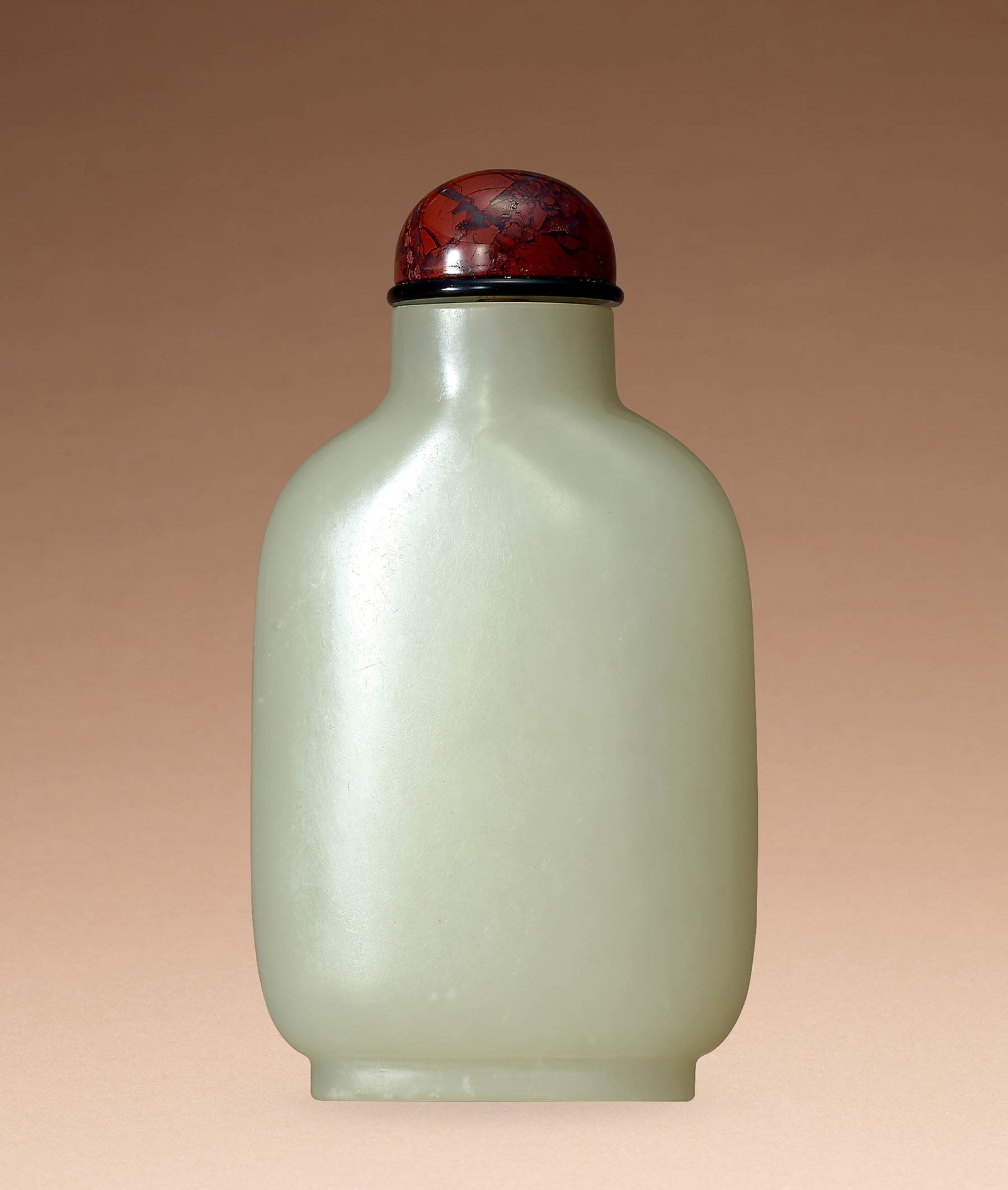 Fine White Jade Snuff Bottle, Qing (1 of 1)