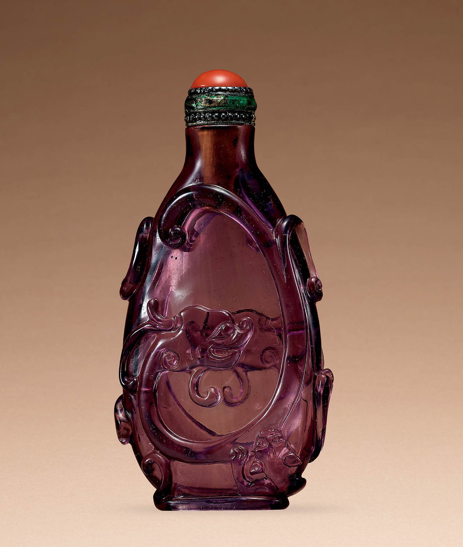 Pink Glass 'Dragon' Snuff Bottle, Qing Dynasty: 320 清 粉紅玻璃仿碧璽螭龍紋鼻煙壺 H7.3cm 來源：香港同豐行 Gary Kuo &