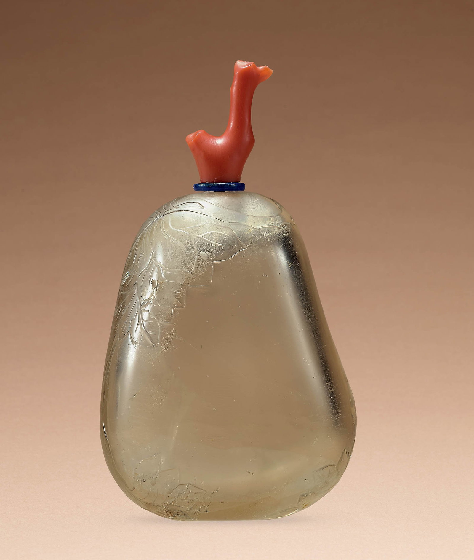 Rock Crystal Melon-shaped Snuff Bottle, Qing: 323 清 水晶瓜瓞綿延鼻煙壺 H6.3cm 來源：Gary Kuo 收藏 水晶質，清透皎&