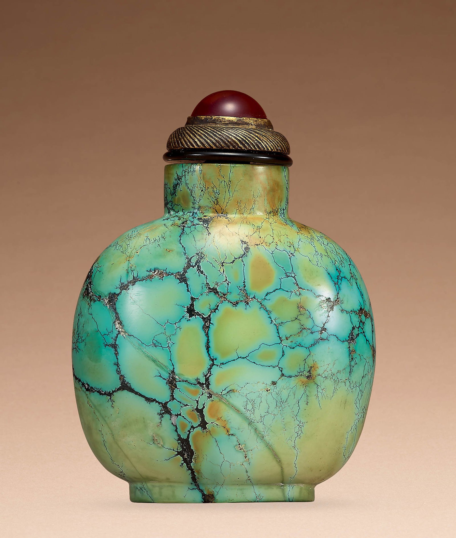 Rare Turquoise Snuff Bottle, Qing Dynasty: 330 清 綠松石光素鼻煙壺 H5cm 來源：Gary Kuo 收藏 壺取綠松石為材，