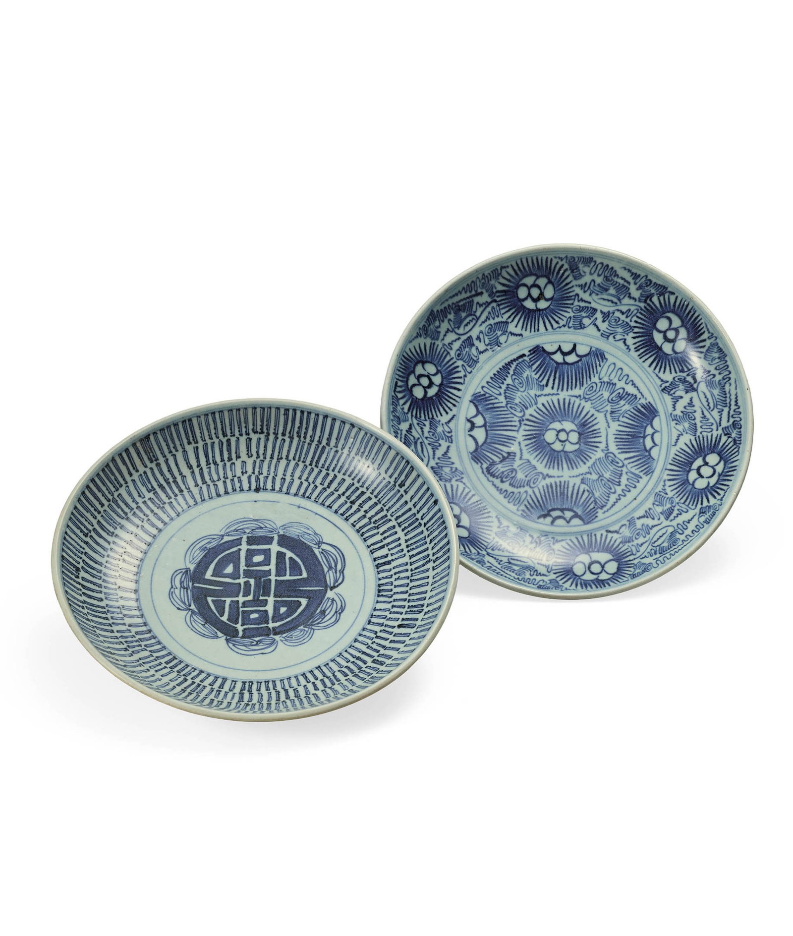 B&W 'Shou' & 'Floral' Dishes, Qing Jiaqing, c.1816: 501 清嘉慶（約1816年製） 青花壽字紋盤、青花花卉紋盤 二件ߌ