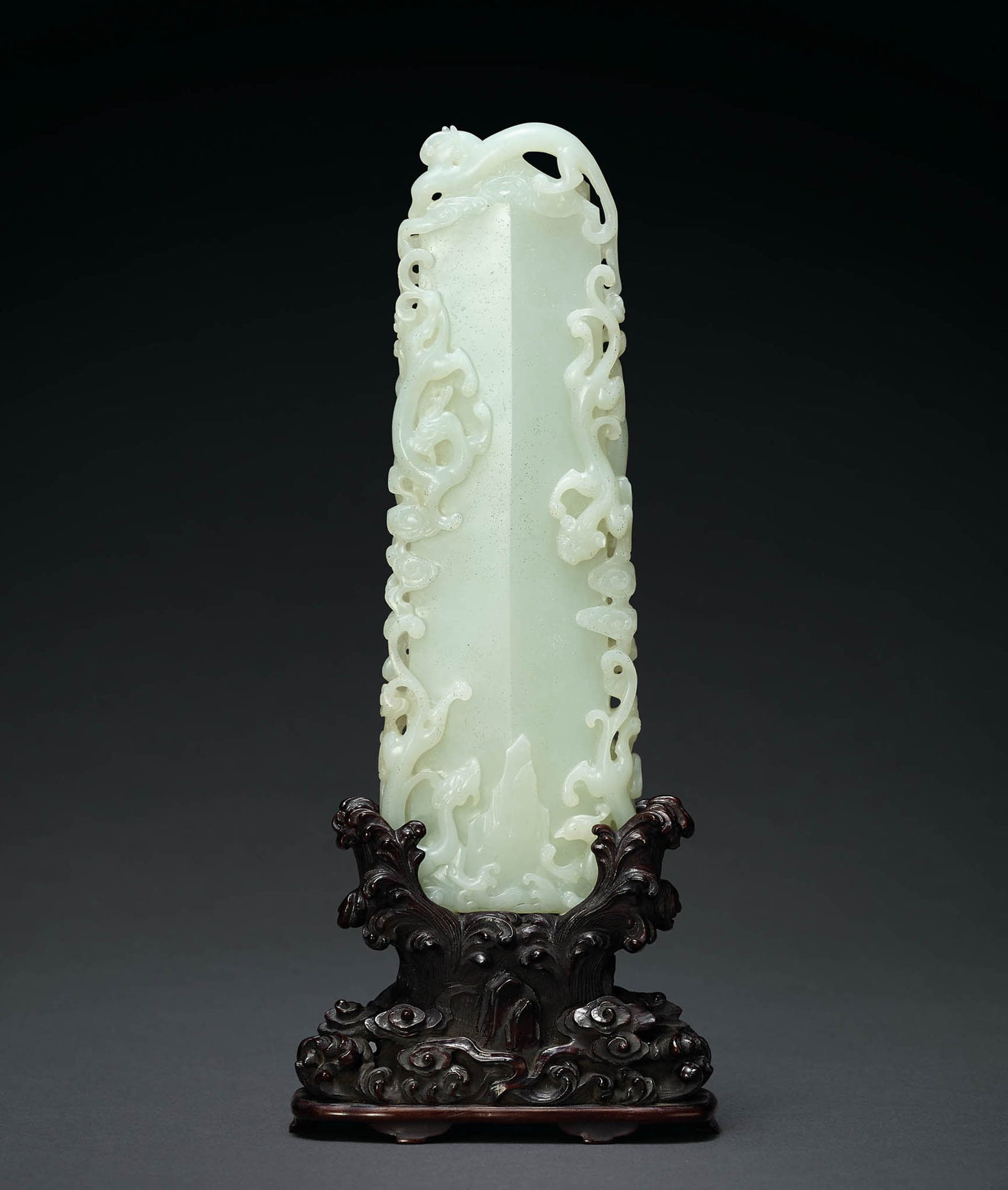 White Jade 'Dragon' Tablet, Gui, Qing Dynasty (1 of 1)