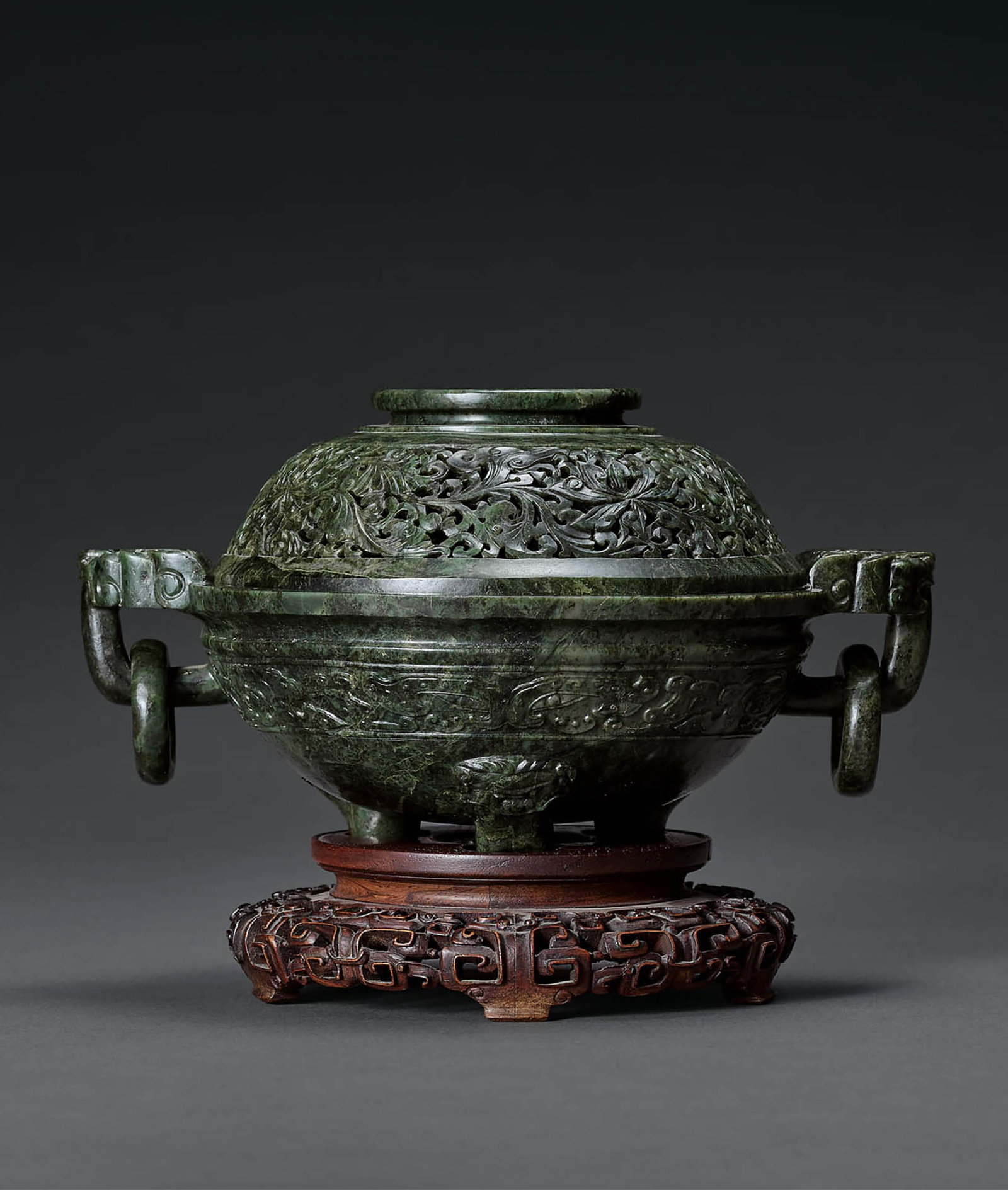 Spinach-Green Jade Lotus Tripod Censer & Cover, Qing: 624 清 碧玉纏枝蓮紋獸首銜活環耳三足薰爐 W22cm 來源：舊金山%