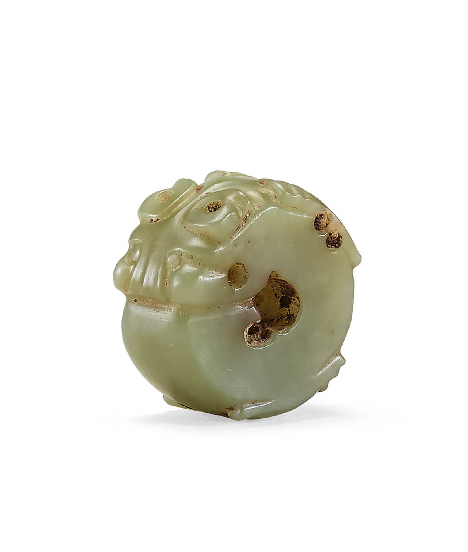 Celadon Jade 'Dragon' Jue Slit Disc, Qing or earlier: 635 清或更早 青玉龍形玦 L2.2cm 來源：美國 John R. Meengs 收藏 展覽：Flint Art Museum&#