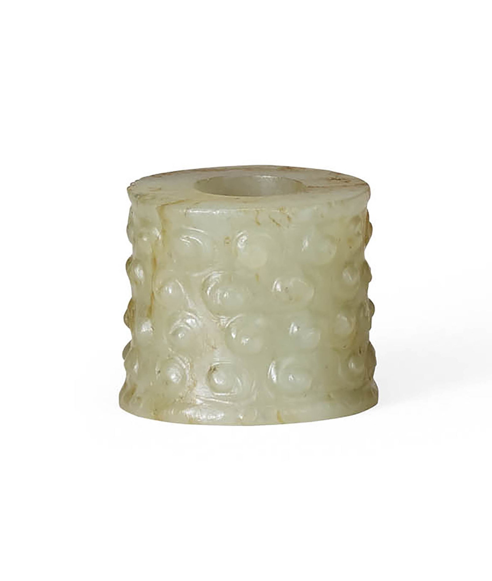 Pale Celadon Jade Belt Toggle, Qing Dynasty or Earlier: 648 清或更早 青白玉勾雲紋勒 L1.4cm 來源：美國 John R. Meengs 收藏 展覽：Fl