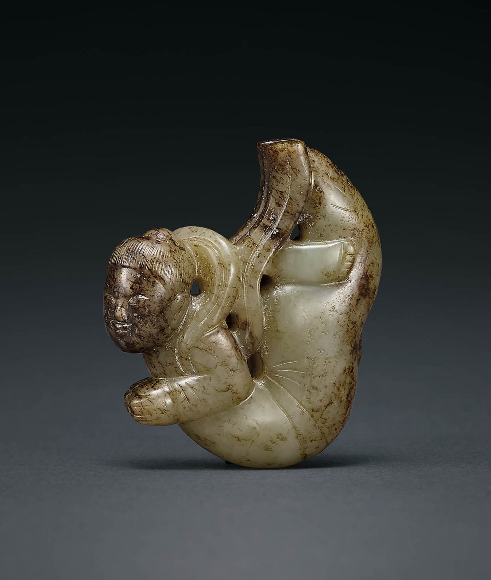 Pale Celadon Jade Apsara Figure, Qing or Earlier: 666 清或更早 青白玉飛天 L4.8cm 預估價： TWD 30,000-50,000 RMB 6,500-10,900 Yu Jen Taipei 台北宇珍&