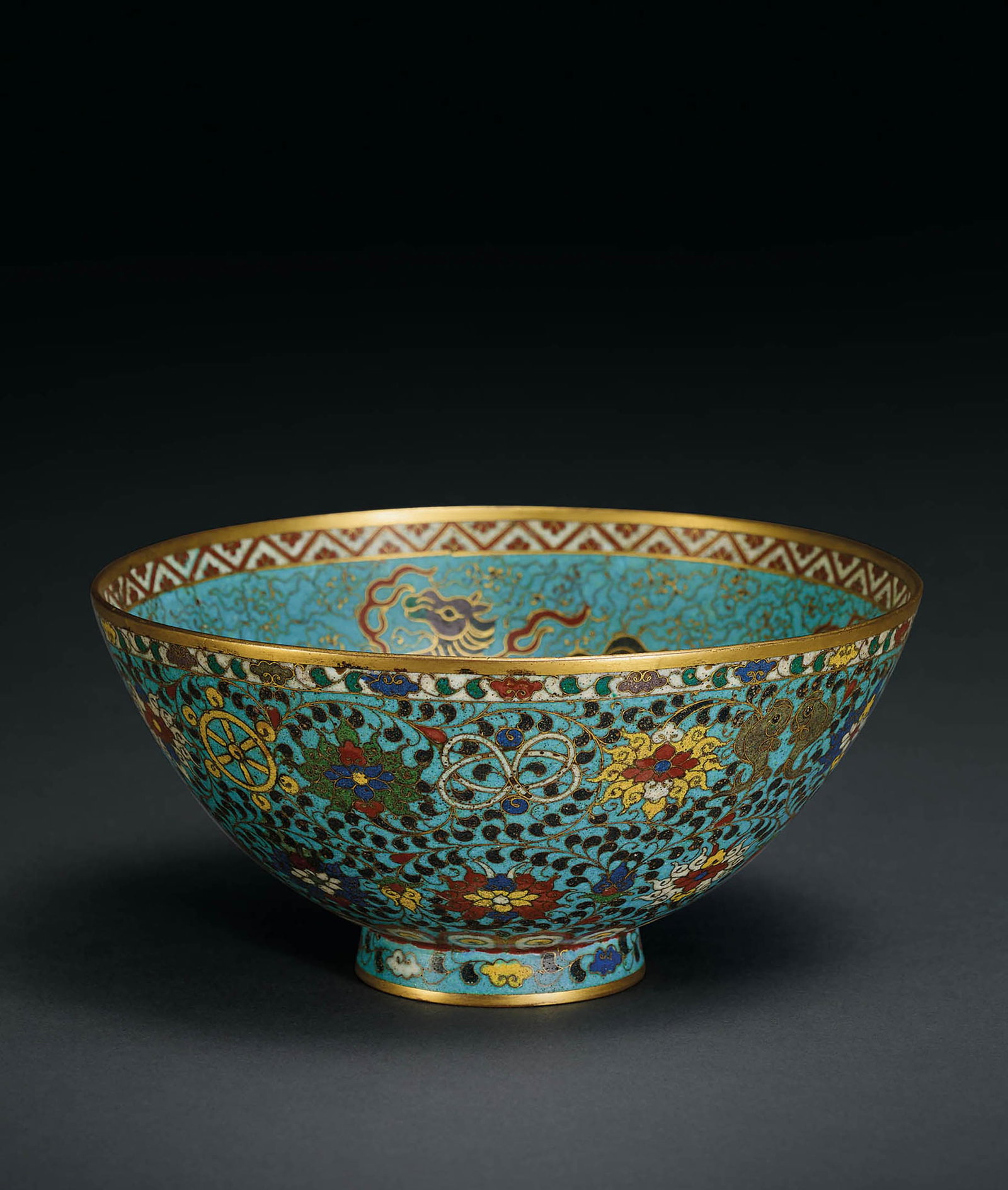 Cloisonné Enamel 'Sea Horse' Bowl, Qing Dynasty: 690 清 銅胎掐絲琺瑯海馬紋碗 D19.5cm 來源：北京保利2019 年6 月3 日編&