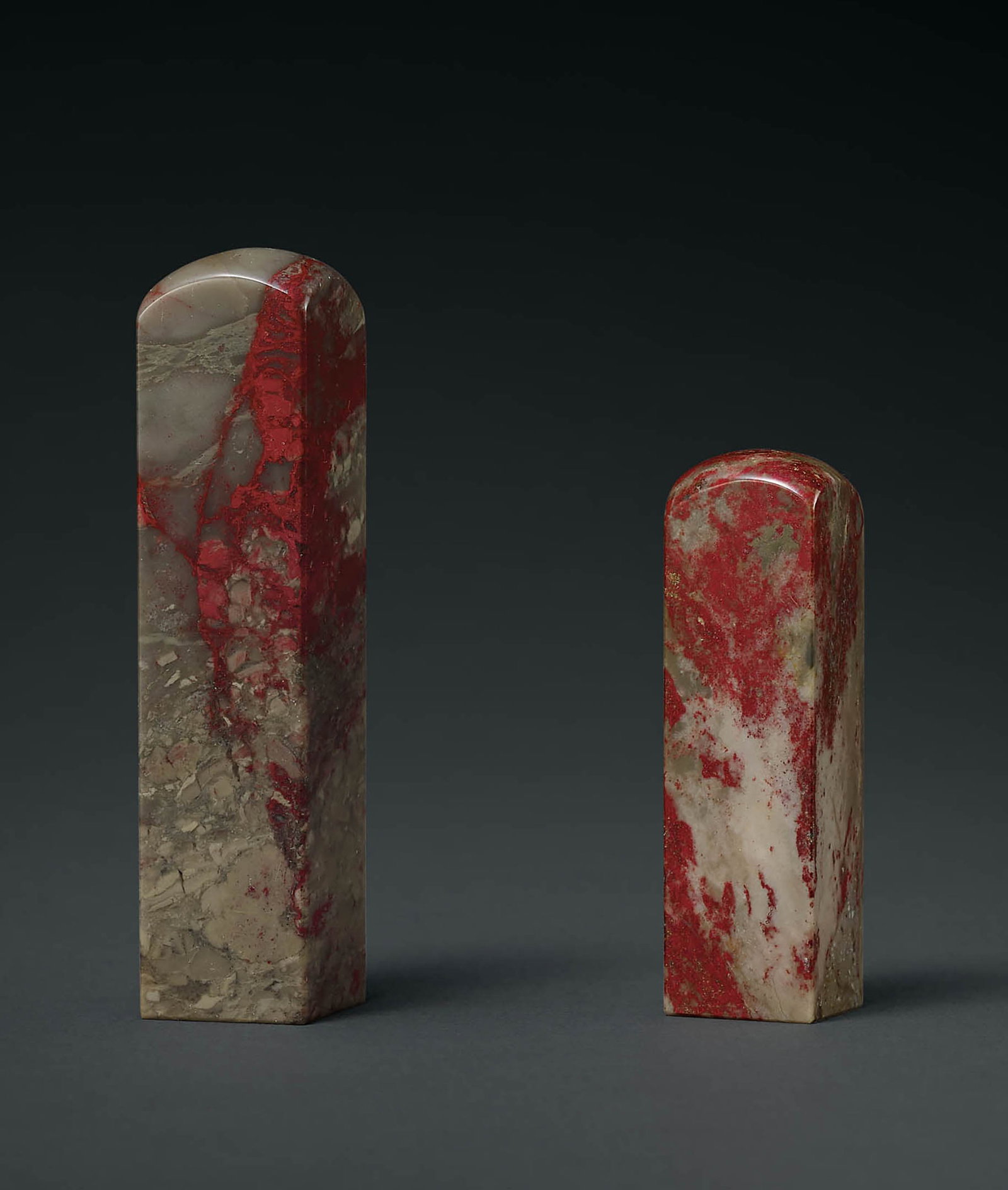 Two Changhua Heliotrope Seals, Mid-Qing: 696 昌化牛角地雞血石方章、昌化藕粉地雞血石長方章 二件