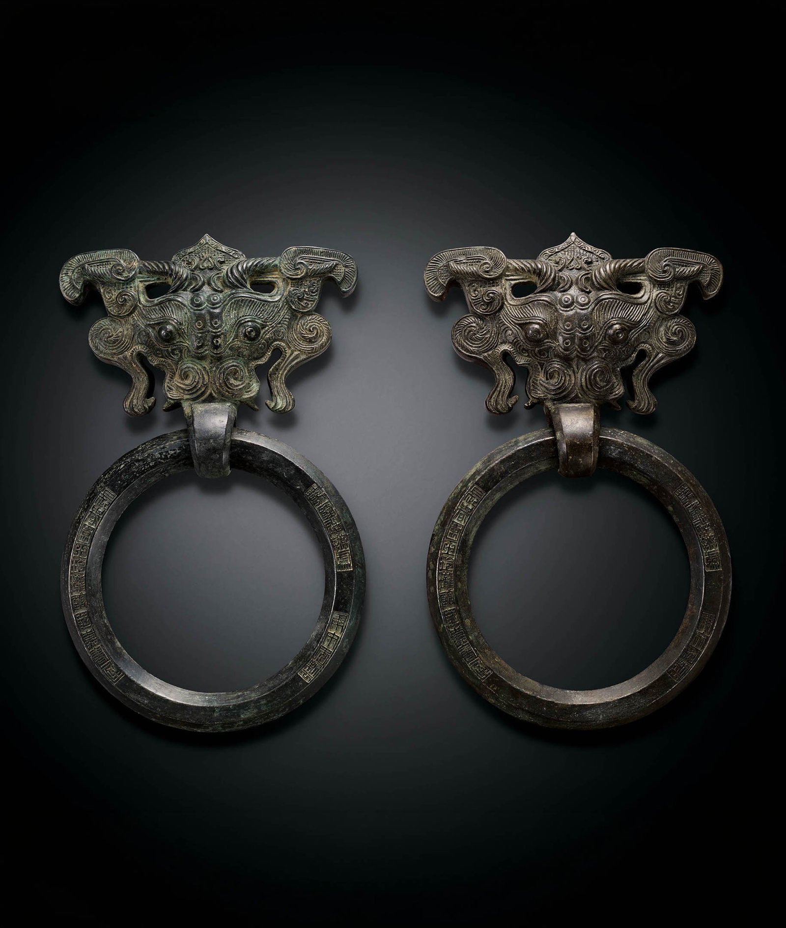 Pair Bronze 'Beast Mask' Door Knockers, Qing Qianlong: 705 清乾隆 銅獸面活環門扣一對 L26cm 款識：長春園玉玲瓏館陶