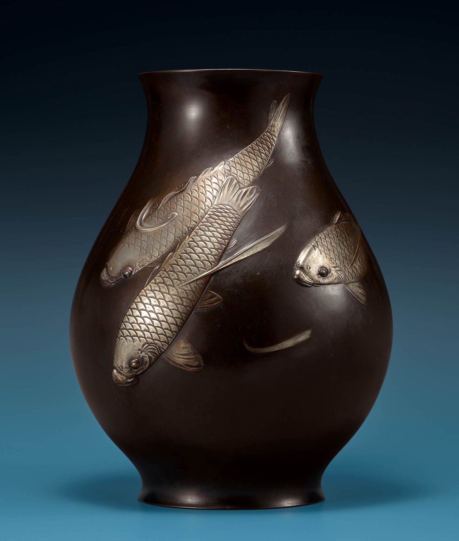 Gold & Silver-Inlaid Bronze 'Carp' Vase, Meiji: 714 明治時代 銅金銀象嵌游鯉圖瓶 H32.6cm 器身銘款：勝廣刻、曉&#